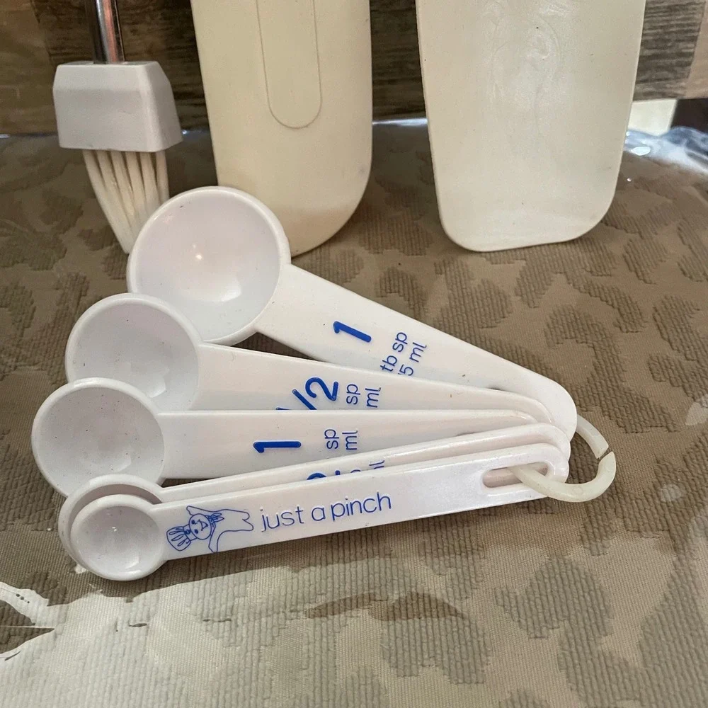 Pillsbury Doughboy Kitchen Utensil Set Whisk Spatulas Measuring Cup Spoons White
